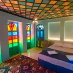اقامتگاه ما با چشم‌اندازهای خیره‌کننده و هوای تازه، تجربه‌ای متفاوت از سفر را برای شما فراهم می‌کند.