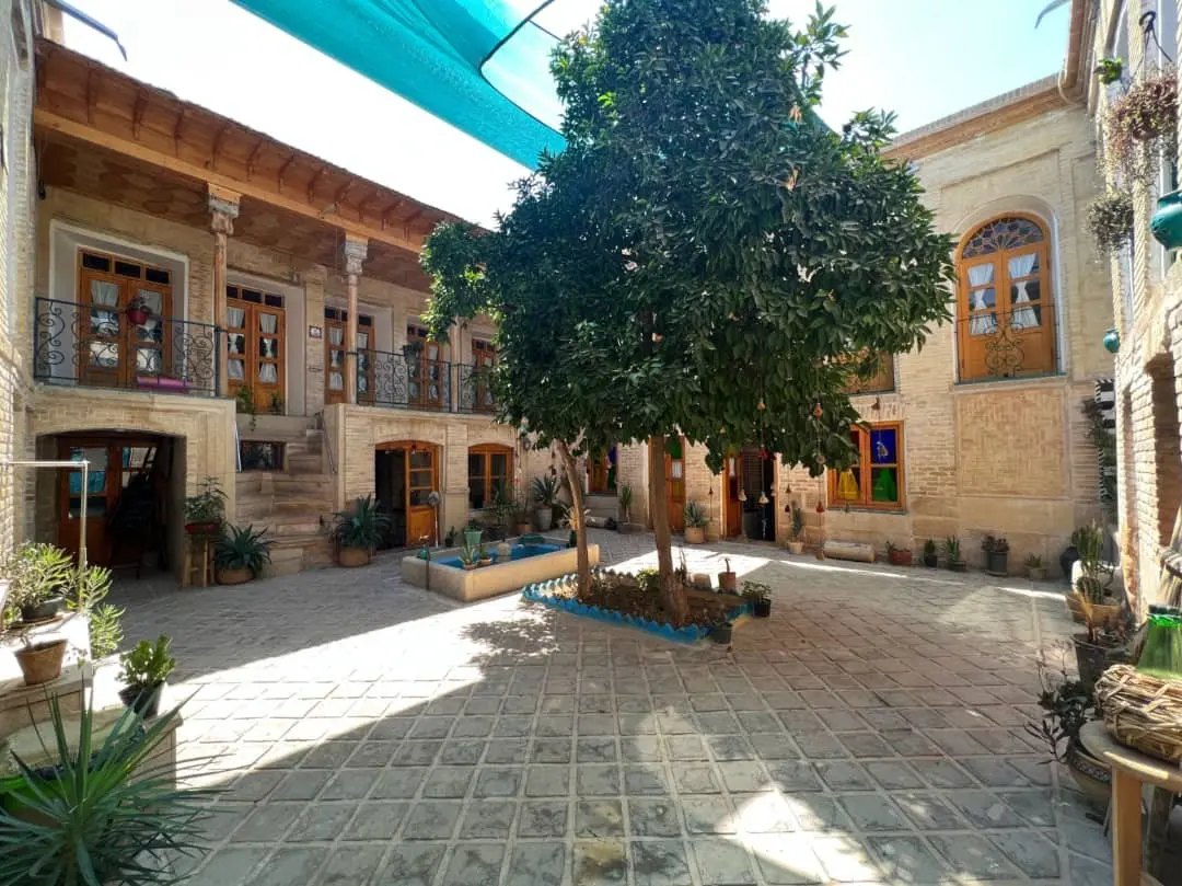 عمارت ما انتخابی عالی برای اقامت در سفرهای شما.راحتی و آرامش در هر لحظه!