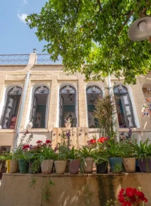 اگر به دنبال اقامتگاهی با امکانات کامل و خدمات برجسته هستید، عمارت ما در انتظار شماست.
