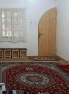با محیطی دلنشین، خدماتی بی‌نظیر، و پرسنلی حرفه‌ای، اقامتی آرام و خاطره‌انگیز در انتظار شماست.
