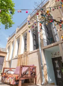 اگر به دنبال اقامتگاهی با امکانات کامل و خدمات برجسته هستید، عمارت ما در انتظار شماست.